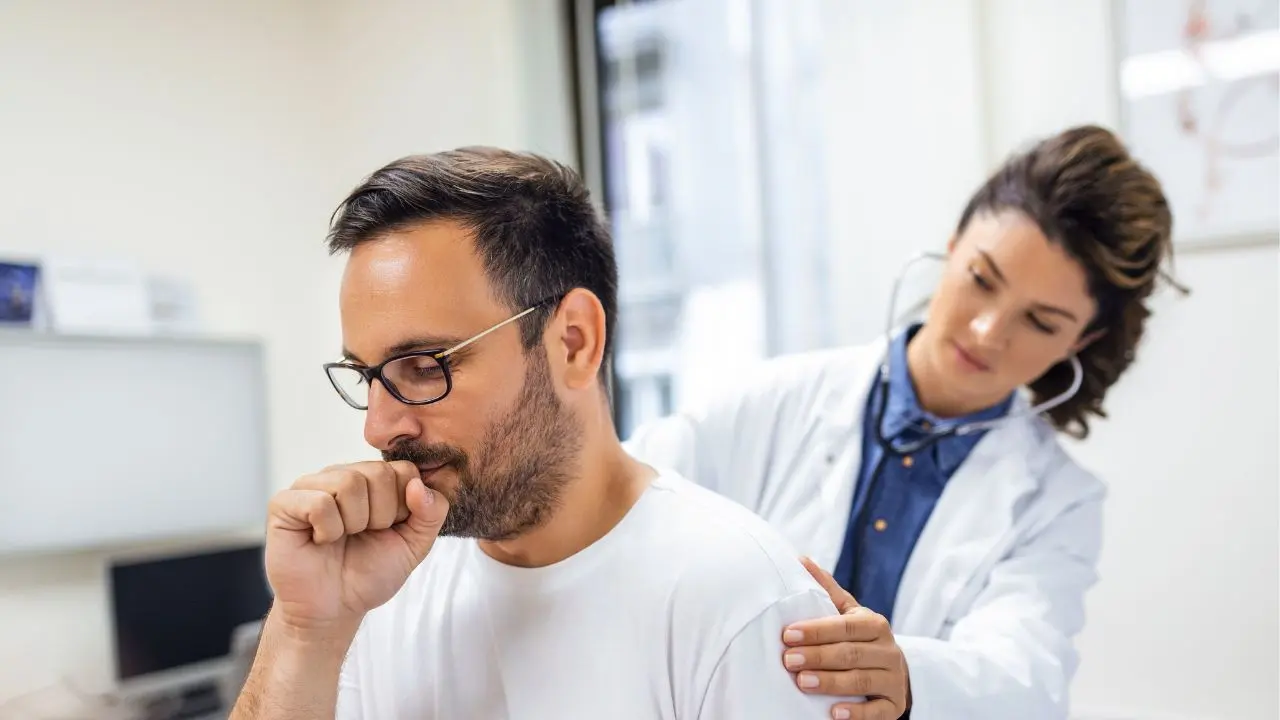 La rinitis alérgica es otro compañero de viaje frecuente de la bronquitis hiperreactiva